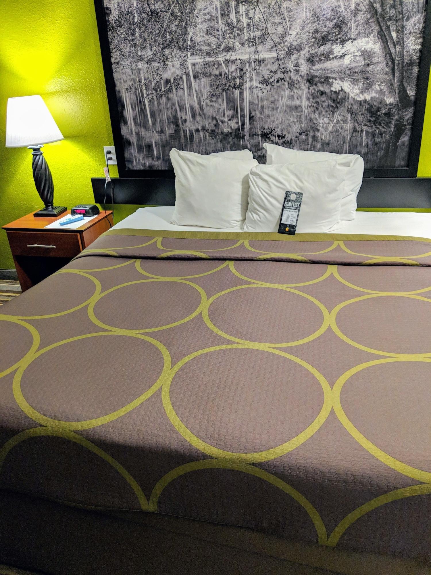Super 8 By Wyndham Lake City Εξωτερικό φωτογραφία