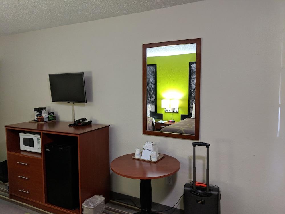 Super 8 By Wyndham Lake City Εξωτερικό φωτογραφία