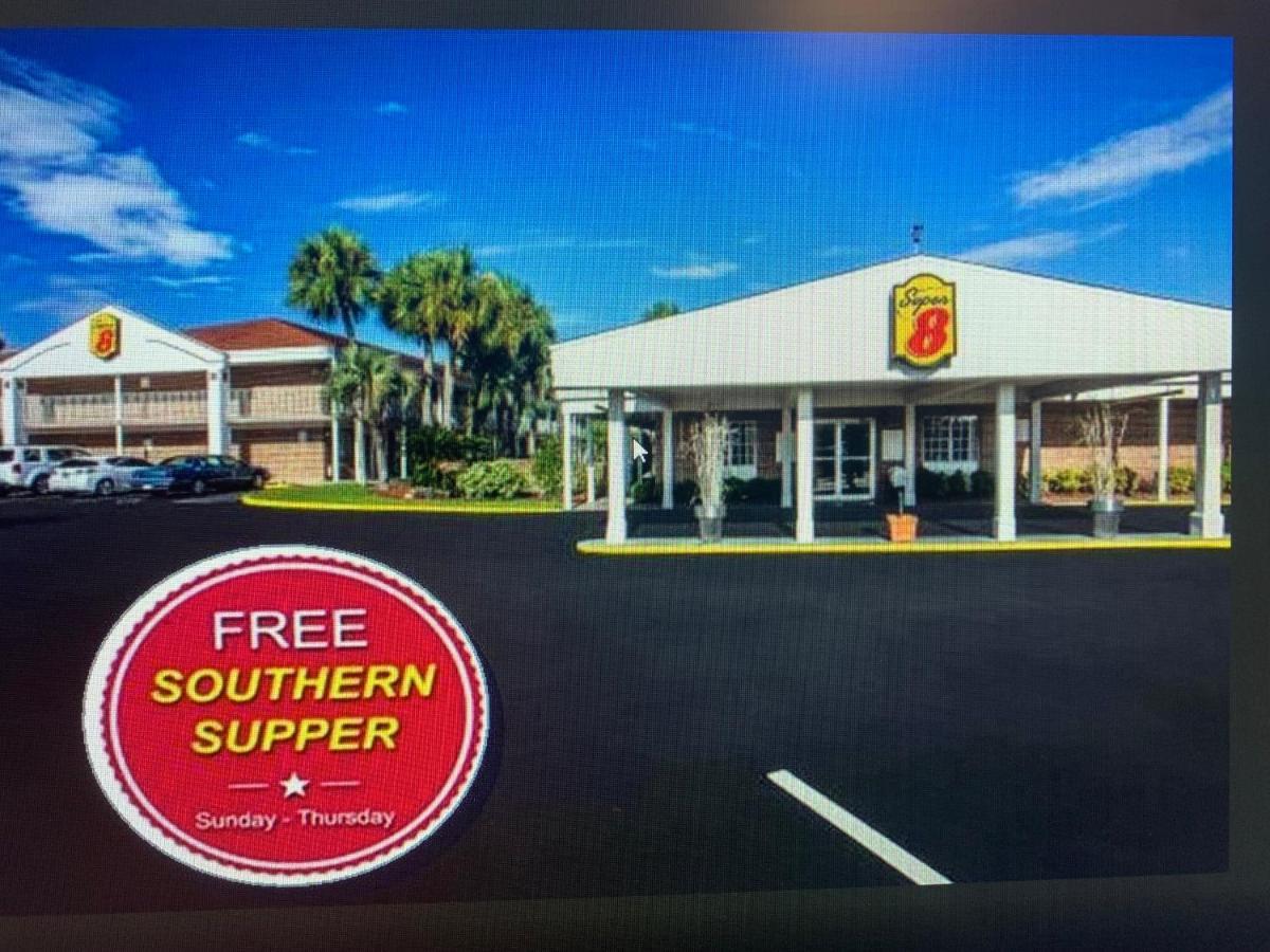 Super 8 By Wyndham Lake City Εξωτερικό φωτογραφία